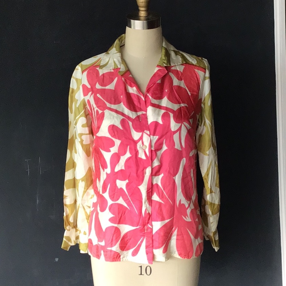 Retro/ Mod 1960’s Button Down Blouse. Made by Newman Marcus